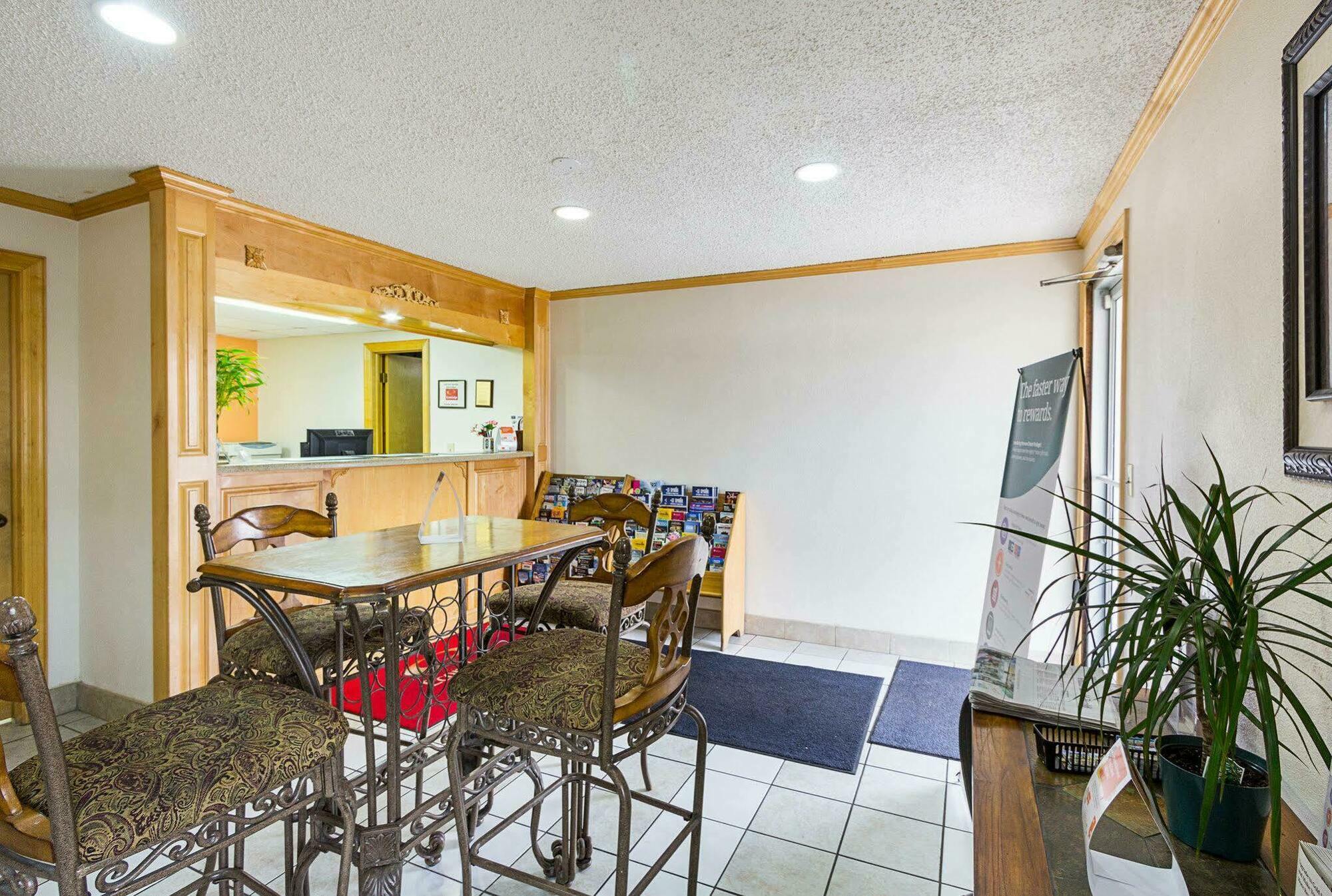 Rodeway Inn West Dodge Omaha Ngoại thất bức ảnh