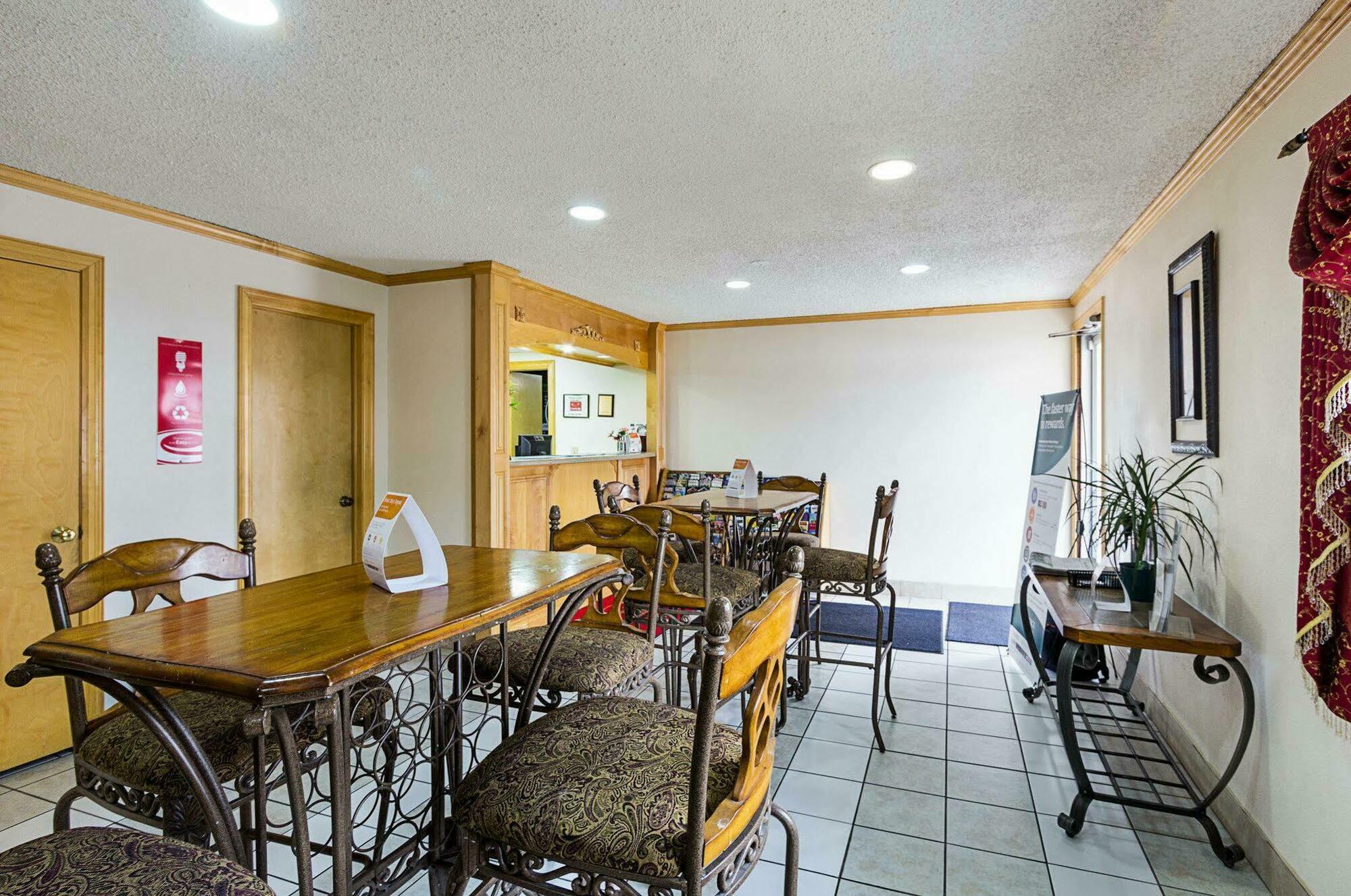 Rodeway Inn West Dodge Omaha Ngoại thất bức ảnh
