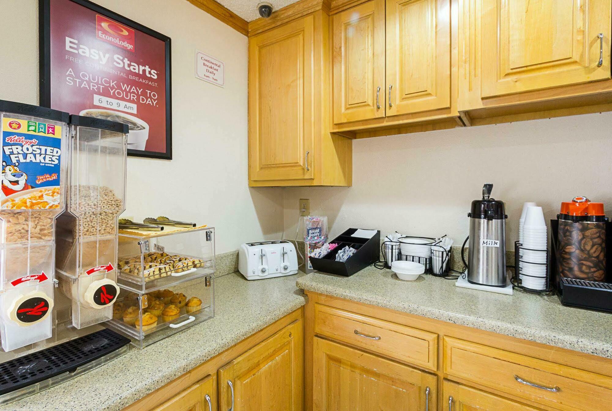 Rodeway Inn West Dodge Omaha Ngoại thất bức ảnh