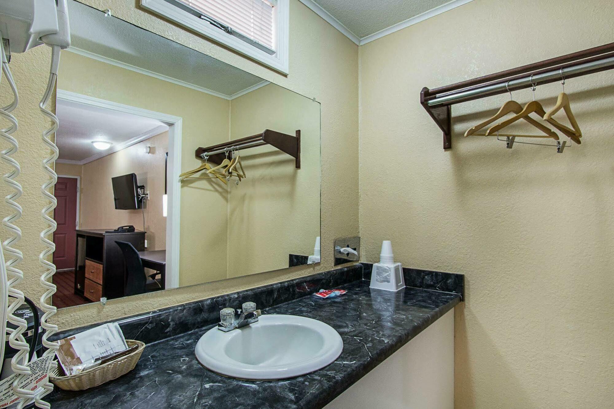 Rodeway Inn West Dodge Omaha Ngoại thất bức ảnh